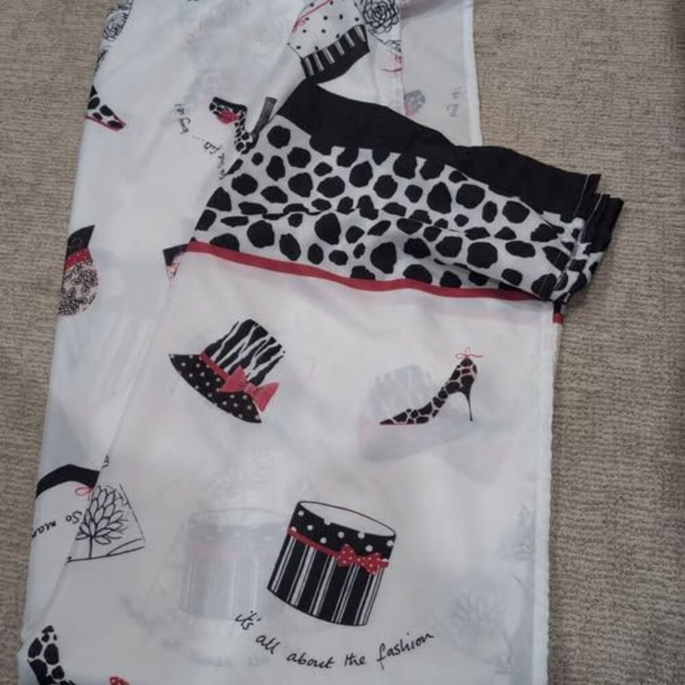 Shower Curtain Cosmo Saturday Knight Ltd Chic Uptown Girl Dress Hat
